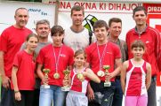 Članovi AK Međimurje sa roditeljima i trenerom na natjecanju u Murskoj